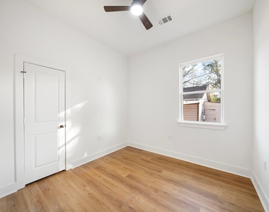 3907 Falls Street - Photo Thumbnail 7