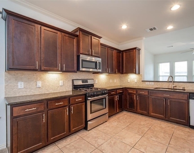 6731 Trinity Trail Lane - Photo Thumbnail 9