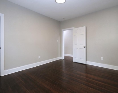 4445 Rusk - Photo Thumbnail 15