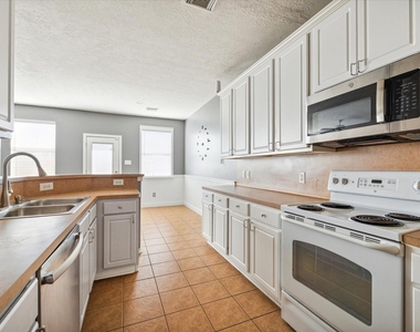 14307 Mirkwood Lane - Photo Thumbnail 7
