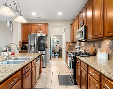 24647 Hampton Lakes Drive - Photo Thumbnail 12