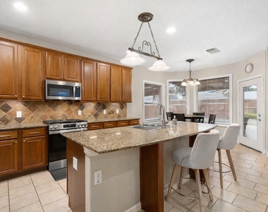 24647 Hampton Lakes Drive - Photo Thumbnail 9