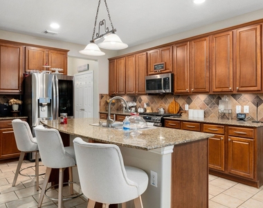 24647 Hampton Lakes Drive - Photo Thumbnail 10