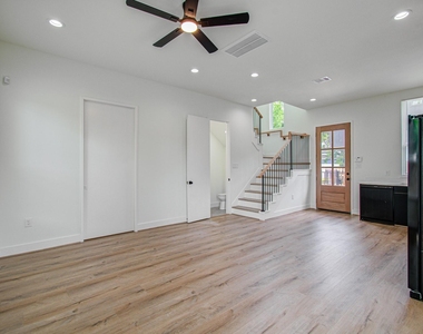 1308 Tarley Street - Photo Thumbnail 7