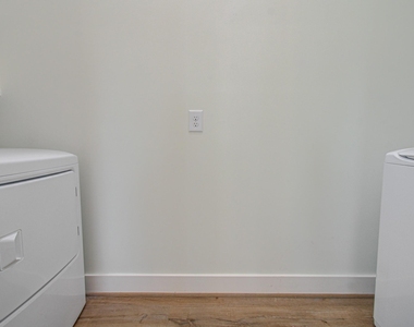 1308 Tarley Street - Photo Thumbnail 12