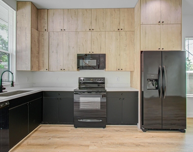 1308 Tarley Street - Photo Thumbnail 9