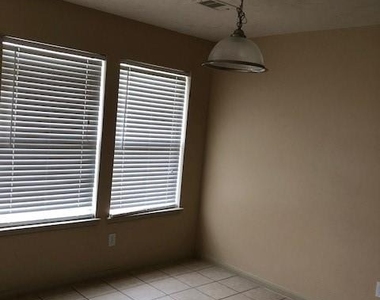 32107 Anne Lane - Photo Thumbnail 6