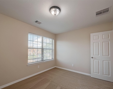15923 Eldora Springs Court - Photo Thumbnail 35