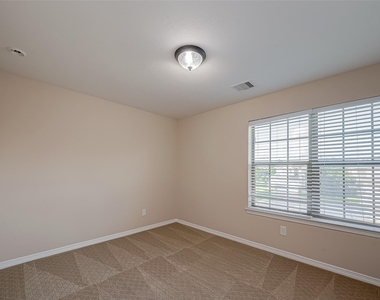15923 Eldora Springs Court - Photo Thumbnail 34
