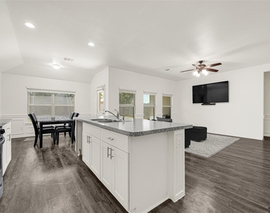 3022 Sandpiper Drive - Photo Thumbnail 5