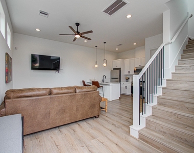 203 Danna Lane - Photo Thumbnail 3