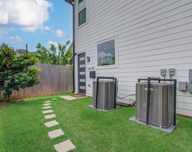 203 Danna Lane - Photo Thumbnail 1