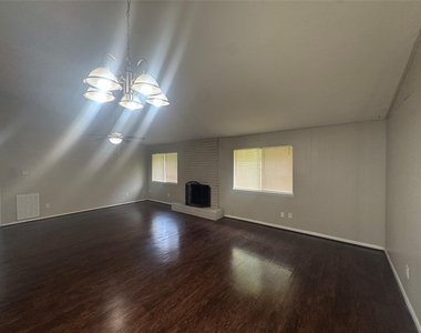 23139 Lestergate Drive - Photo Thumbnail 6
