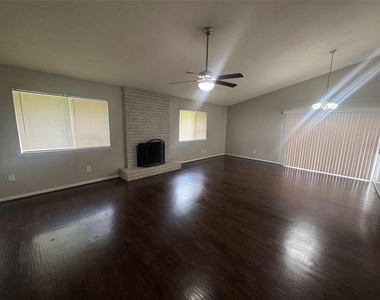 23139 Lestergate Drive - Photo Thumbnail 4