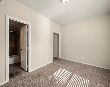 1331 W 21st Street - Photo Thumbnail 8