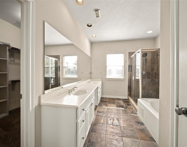 1331 W 21st Street - Photo Thumbnail 18