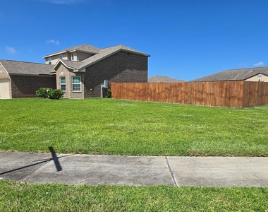2318 Oyster Bay Avenue - Photo Thumbnail 1