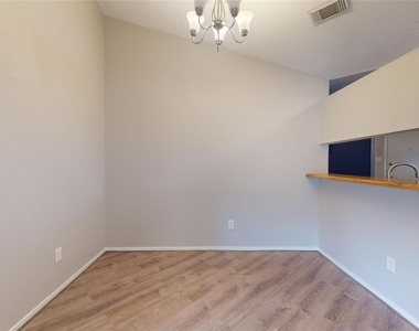 2331 Barrington Place - Photo Thumbnail 12