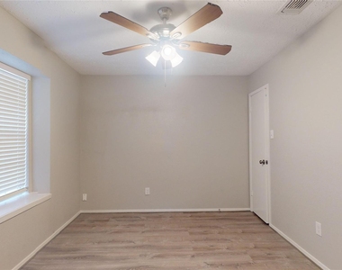 2331 Barrington Place - Photo Thumbnail 43
