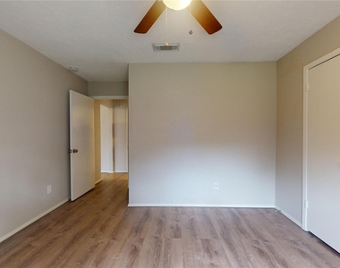 2331 Barrington Place - Photo Thumbnail 36
