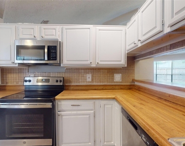 2331 Barrington Place - Photo Thumbnail 15