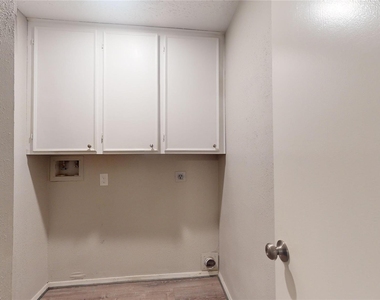 2331 Barrington Place - Photo Thumbnail 19