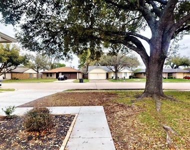 2331 Barrington Place - Photo Thumbnail 2