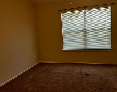 111 Gallery Cove Court - Photo Thumbnail 11