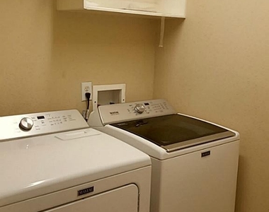 111 Gallery Cove Court - Photo Thumbnail 9