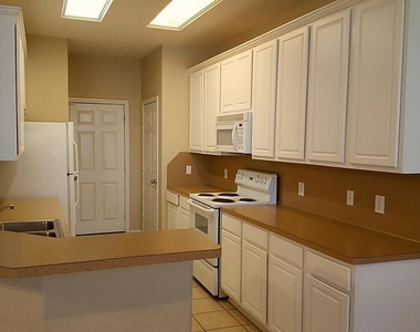 111 Gallery Cove Court - Photo Thumbnail 7