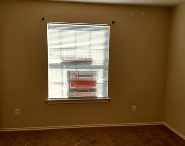 111 Gallery Cove Court - Photo Thumbnail 20