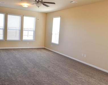 3550 Paganini Place - Photo Thumbnail 6