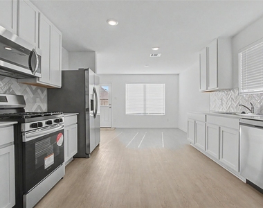 6323 Geyser Starish Drive - Photo Thumbnail 7