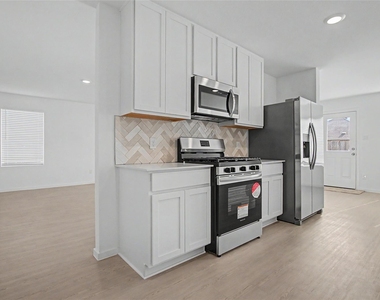 6323 Geyser Starish Drive - Photo Thumbnail 6