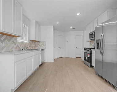 6323 Geyser Starish Drive - Photo Thumbnail 8