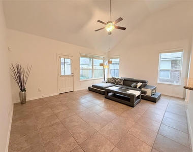 30515 Woodson Trace Drive - Photo Thumbnail 12