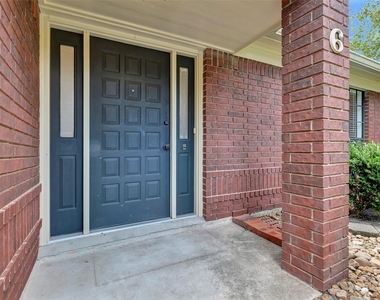 6 Green Slope Place - Photo Thumbnail 3