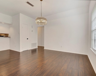 6 Green Slope Place - Photo Thumbnail 10