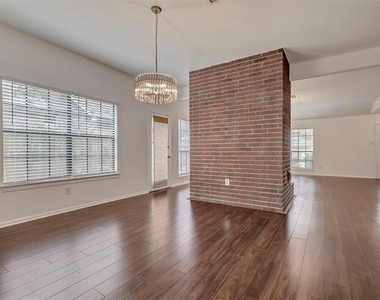 6 Green Slope Place - Photo Thumbnail 11