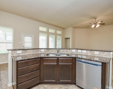 4215 Mill Oaks Drive - Photo Thumbnail 15