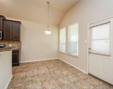 4215 Mill Oaks Drive - Photo Thumbnail 12