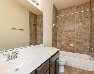4215 Mill Oaks Drive - Photo Thumbnail 18
