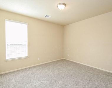 4215 Mill Oaks Drive - Photo Thumbnail 19