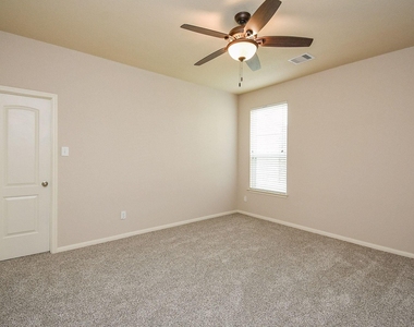 4215 Mill Oaks Drive - Photo Thumbnail 22