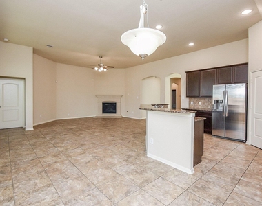 4215 Mill Oaks Drive - Photo Thumbnail 10
