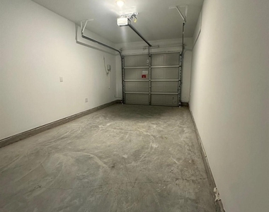 939 Pertuso Lane Lane - Photo Thumbnail 5