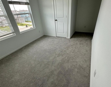 939 Pertuso Lane Lane - Photo Thumbnail 17
