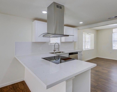 804 Carnegie Street - Photo Thumbnail 7