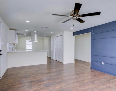 804 Carnegie Street - Photo Thumbnail 5