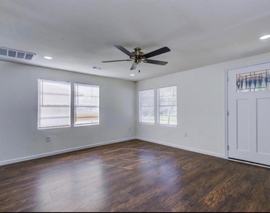 804 Carnegie Street - Photo Thumbnail 12